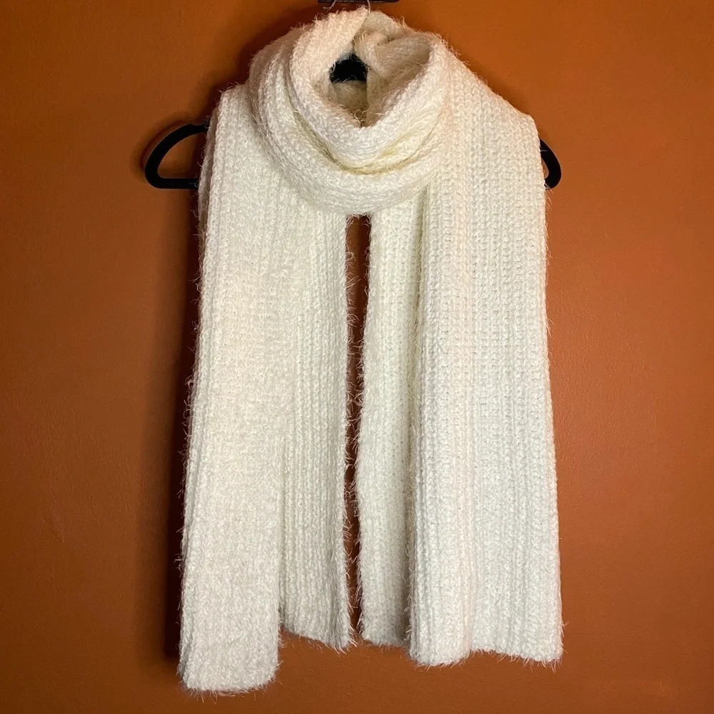 L&G Fuzzy Wrap Scarf